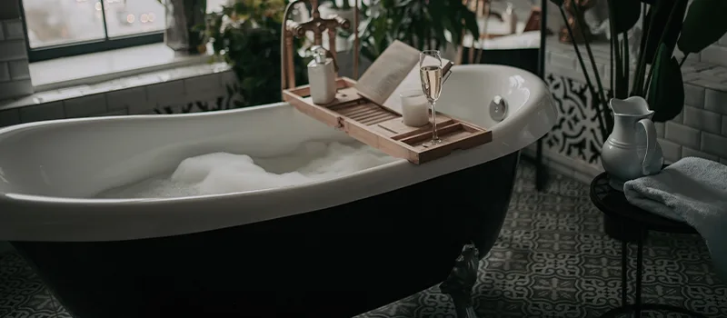 Full Bed Bathtub Replacement in Lundy Village, Brampton